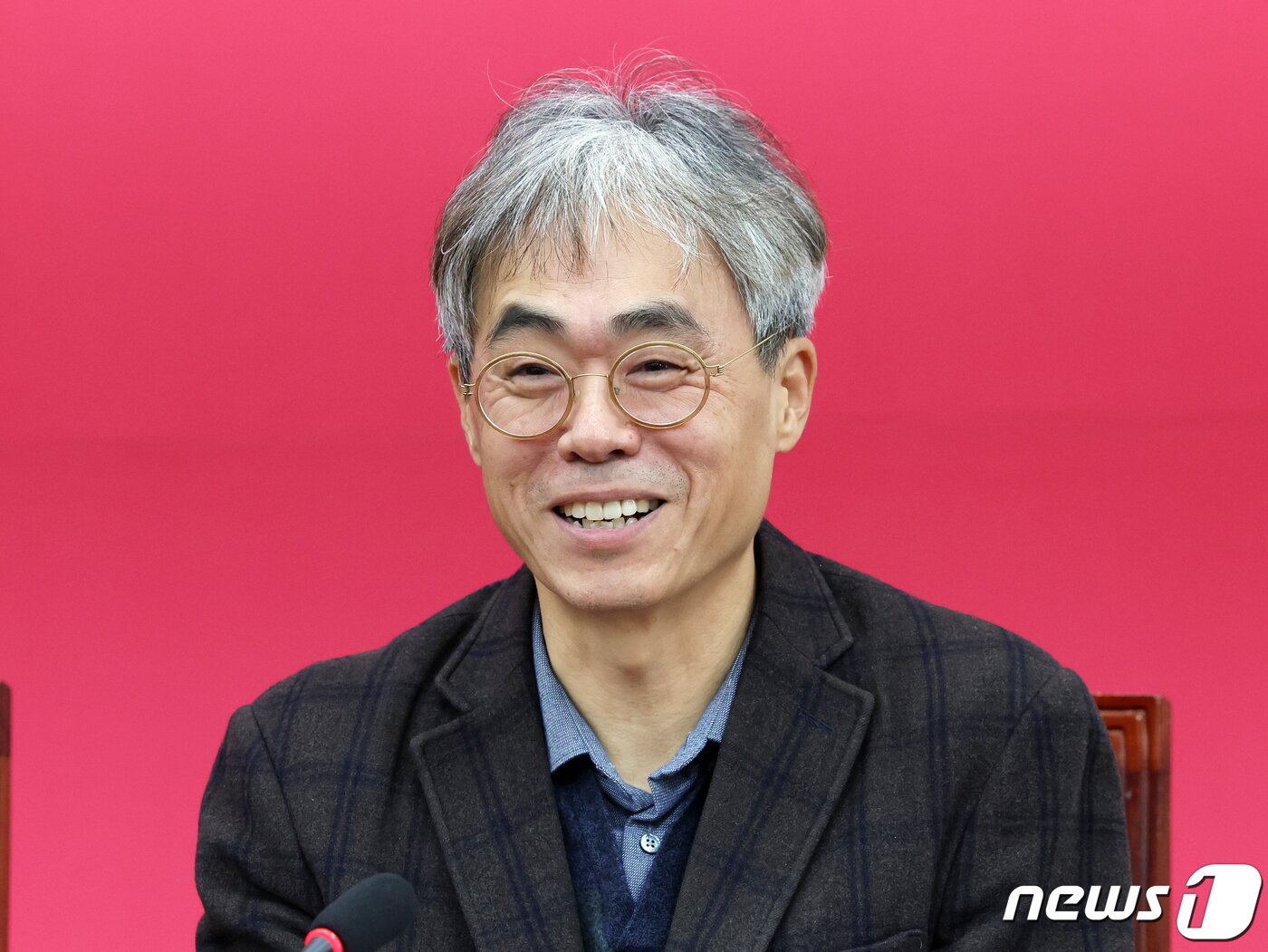 본문 이미지 - 김경율 국민의힘 비상대책위원이 29일 오후 서울 여의도 국회에서 열린 비상대책위원 임명장 수여식 및 제1차 비상대책위원회의에서 소감을 밝히고 있다. 2023.12.29/뉴스1 ⓒ News1 황기선 기자