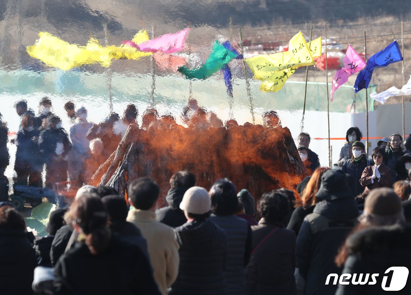 지난달 29일 소신공양으로 입적한 자승스님의 다비식이 3일 오후 경기 화성시 용주사에서 거행되고 있다. 2023.12.3/뉴스1 ⓒ News1 김영운 기자