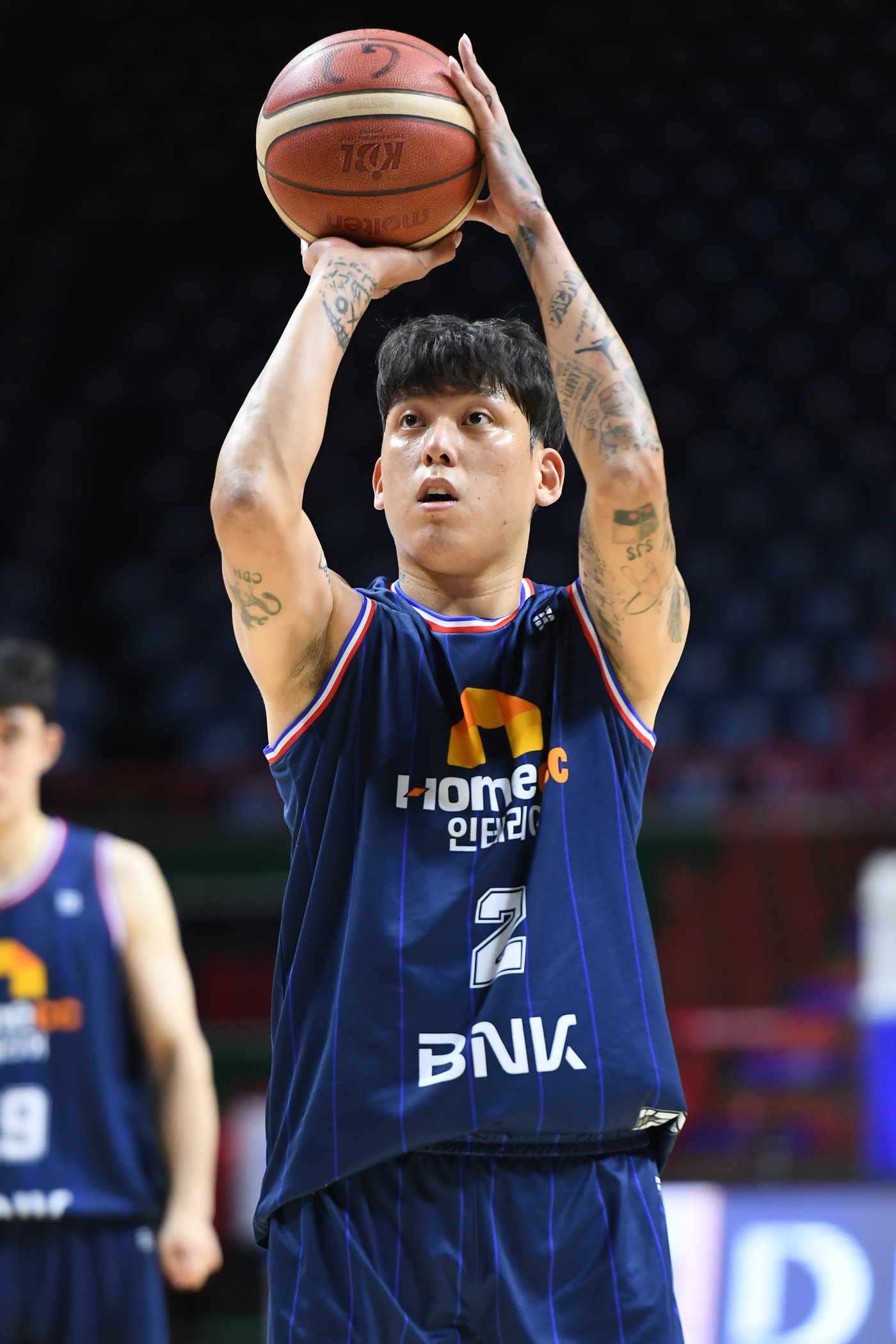 본문 이미지 - KCC 최준용이 3일 삼성과 경기에서 슛을 쏘고 있다.(KBL 제공)