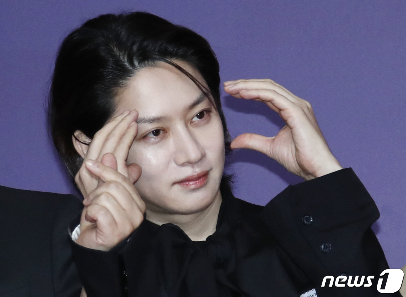 (서울=뉴스1) 권현진 기자 = 슈퍼주니어 희철이 30일 오후 서울 마포구 상암 SBS 프리즘타워에서 진행된 ‘2023 SBS 연예대상’ 레드카펫 행사에서 포즈를 취하고 있다. 2 …