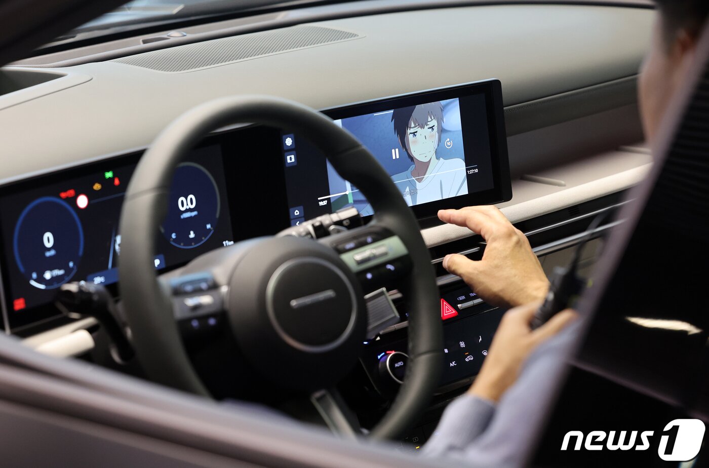 본문 이미지 - 지난 5일 서울 강남구 언주로 현대 모터스튜디오 서울에서 공개된 ‘더 뉴 투싼’의 내부 모습. 2023.12.6/뉴스1 ⓒ News1 김진환 기자