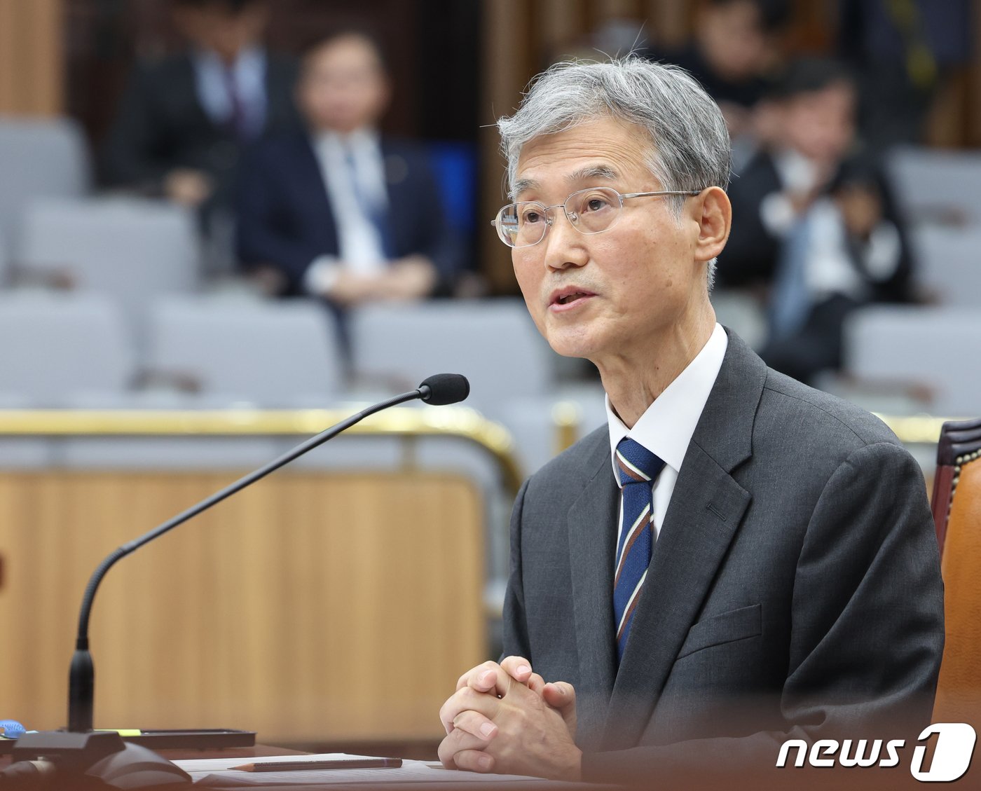 본문 이미지 - 조희대 대법원장 후보자가 6일 서울 여의도 국회에서 열린 인사청문회에서 의원들의 질의에 답변하고 있다. 2023.12.6/뉴스1 ⓒ News1 송원영 기자