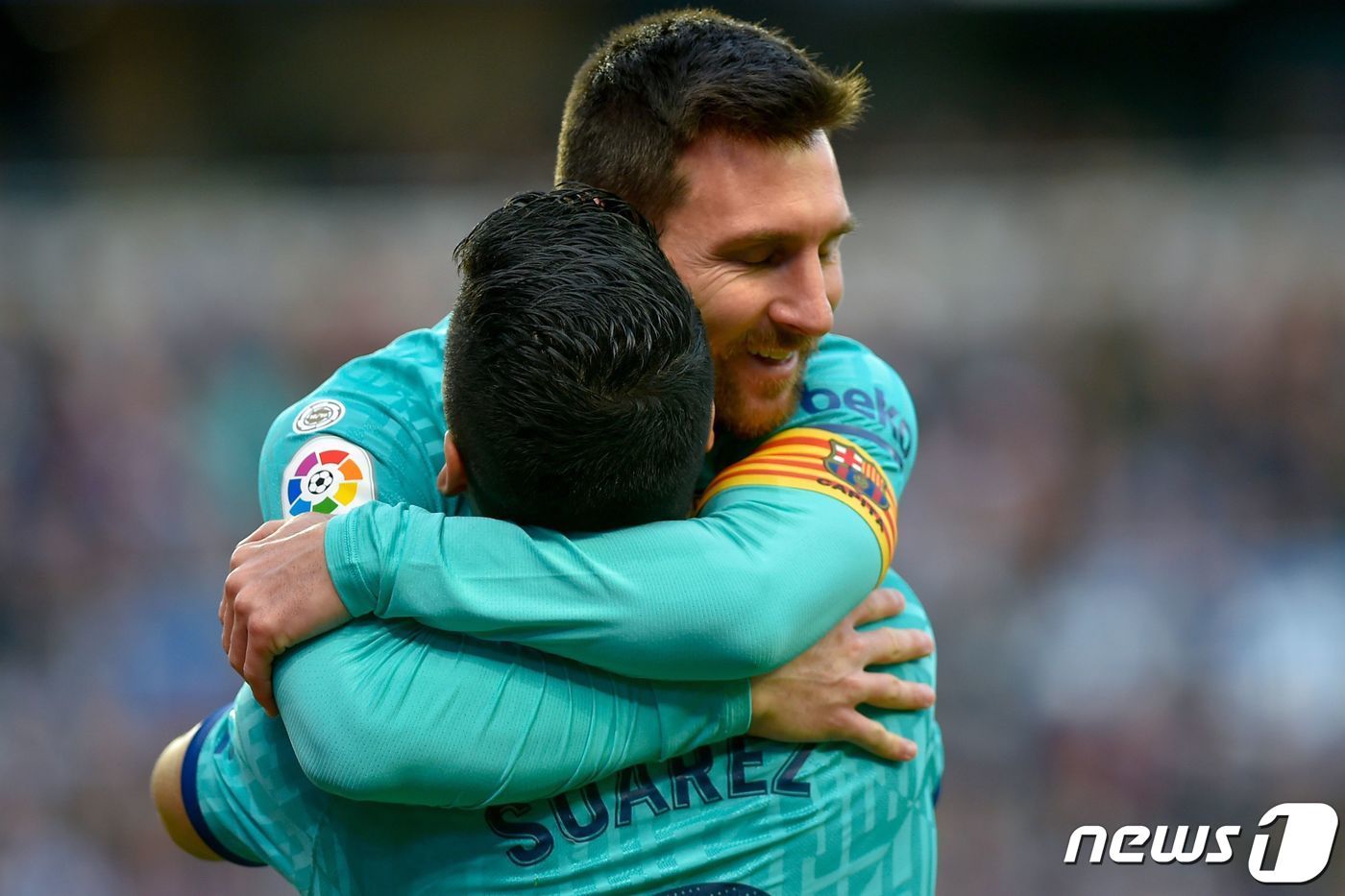 본문 이미지 - 바르사 시절 메시와 좋은 호흡을 보인 수아레스. ⓒ AFP=뉴스1