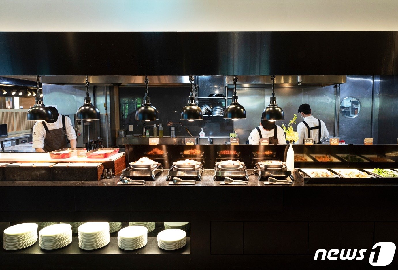 본문 이미지 - 전문 셰프가 선보이는 리조트 뷔페(곤지암리조트 제공)