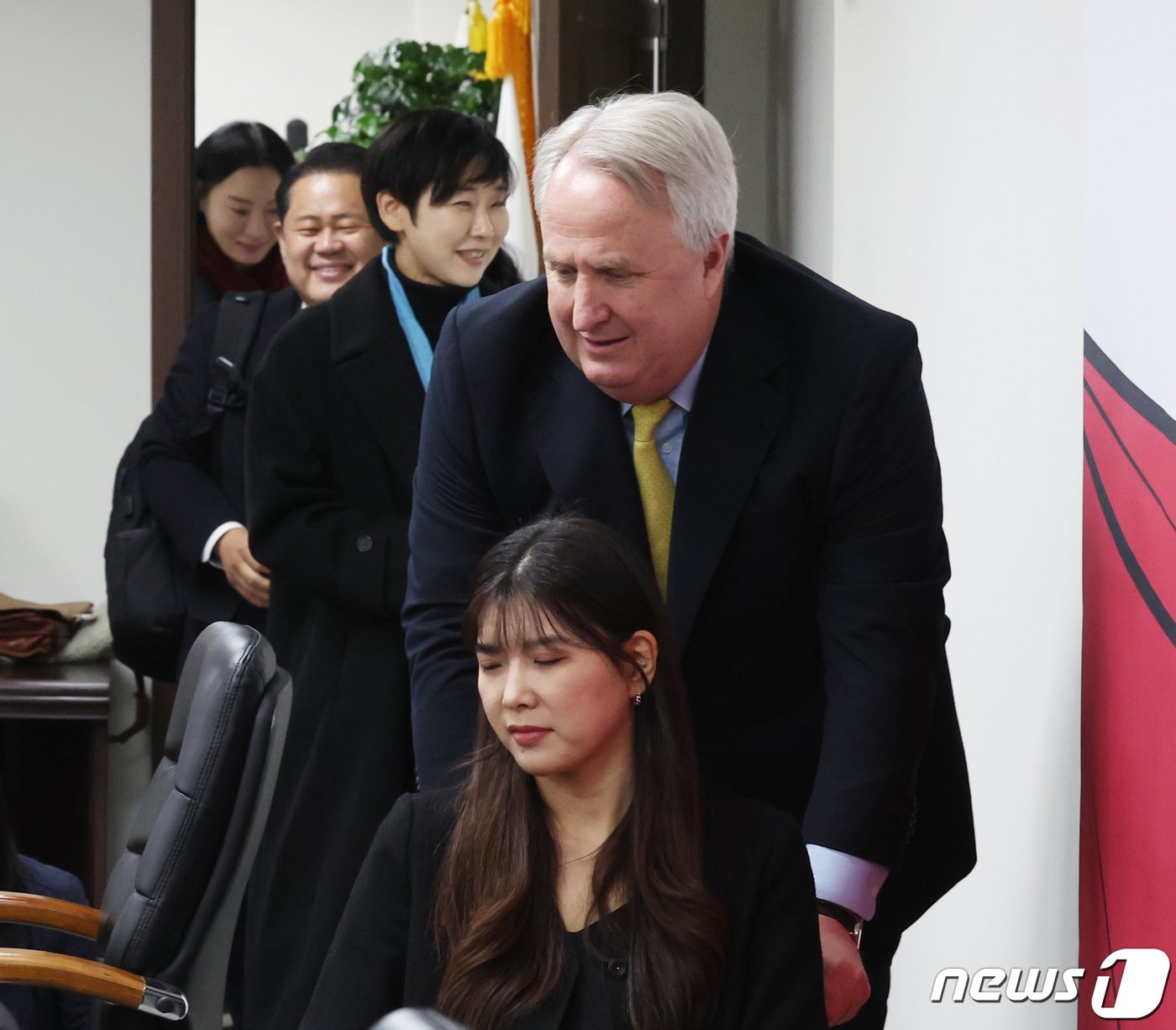 본문 이미지 - 인요한 국민의힘 혁신위원장이 7일 서울 여의도 국민의힘 당사에서 열린 혁신위원회 제12차 전체회의에 참석하고 있다. 2023.12.7/뉴스1 ⓒ News1 송원영 기자