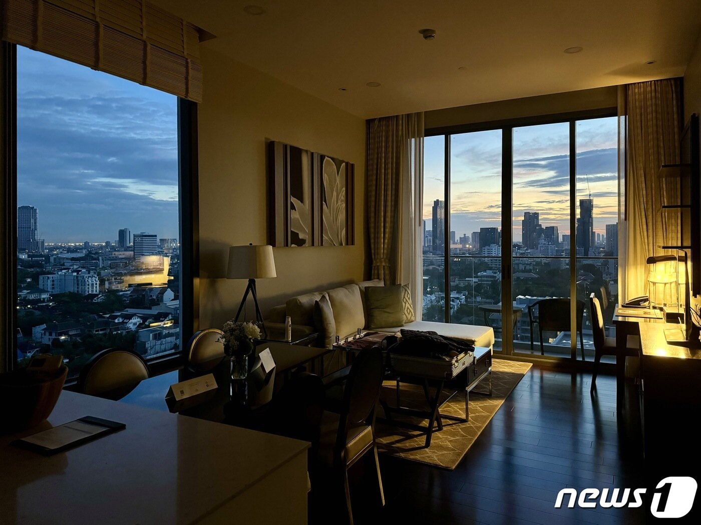 본문 이미지 - 137 필러스 레지던스 호텔 태국 방콕 방에서는 방콕 시내를 볼 수 있다. ⓒ News1 이민주 기자