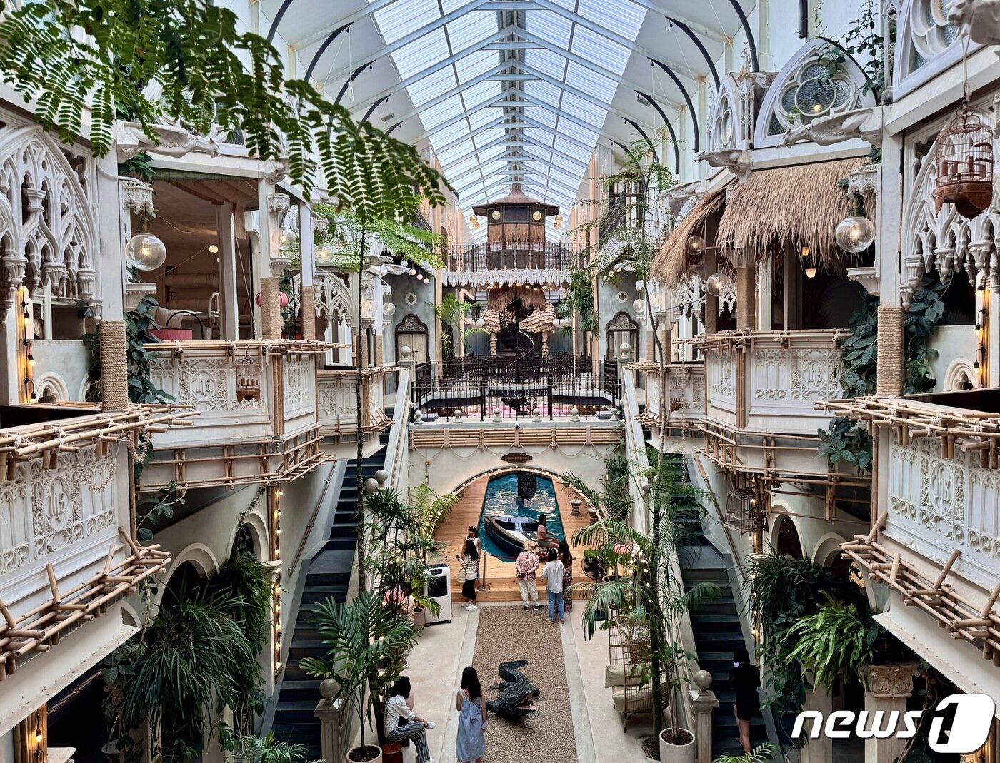 본문 이미지 - 태국 파타야에 있는 하우스 오브 베네딕트 카페 내부 ⓒ News1 이민주 기자