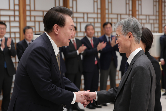 황운하 "조희대, 그런다고 국힘 대선후보 못 돼…탄핵해 직무 정지시켜야"