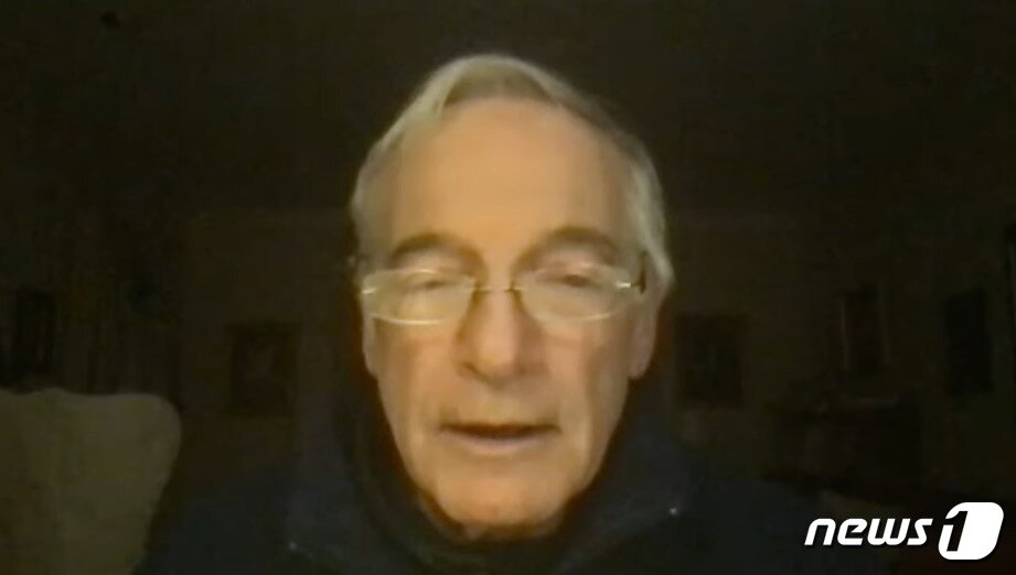 본문 이미지 - 로버트 갈루치 전 미 국무부 북핵특사가 30일(현지시간) 미 싱크탱크 스팀슨센터가 한국의 핵무장론을 주제로 개최한 세미나에서 발언을 하고 있다. 사진은 홈페이지 화면 캡처.