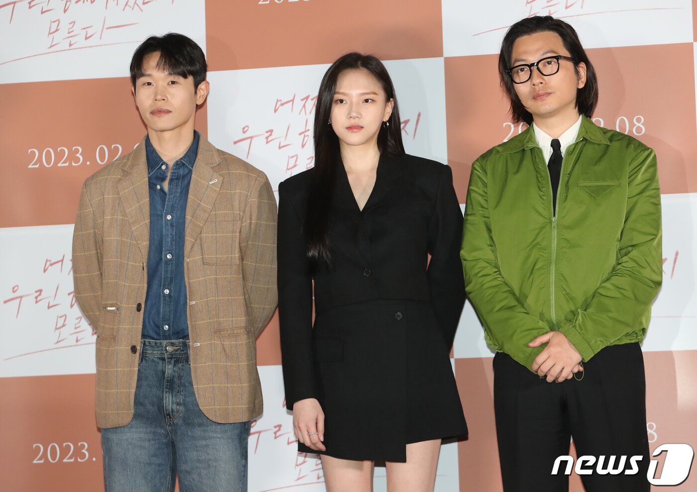 본문 이미지 - 배우 강길우(왼쪽부터)와 정다은, 이동휘가 1일 서울 용산구 CGV 용산아이파크몰에서 열린 영화 '어쩌면 우린 헤어졌는지 모른다' 언론시사회 및 기자간담회에서 포즈를 취하고 있다. '어쩌면 우린 헤어졌는지 모른다'는 오랜 연애 끝에 이별을 맞은 한 연인의 이야기를 그린 작품이다. 2023.2.1/뉴스1 ⓒ News1 권현진 기자