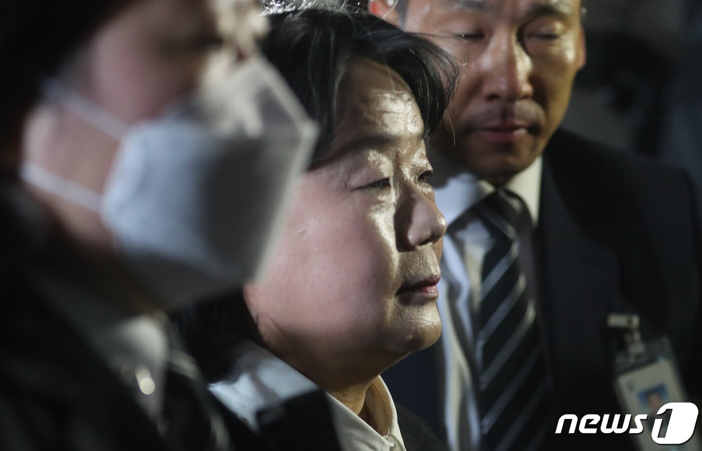 본문 이미지 - 1심 선고공판에 출석하는 윤미향 무소속 의원. 2023.2.10/뉴스1 ⓒ News1 송원영 기자