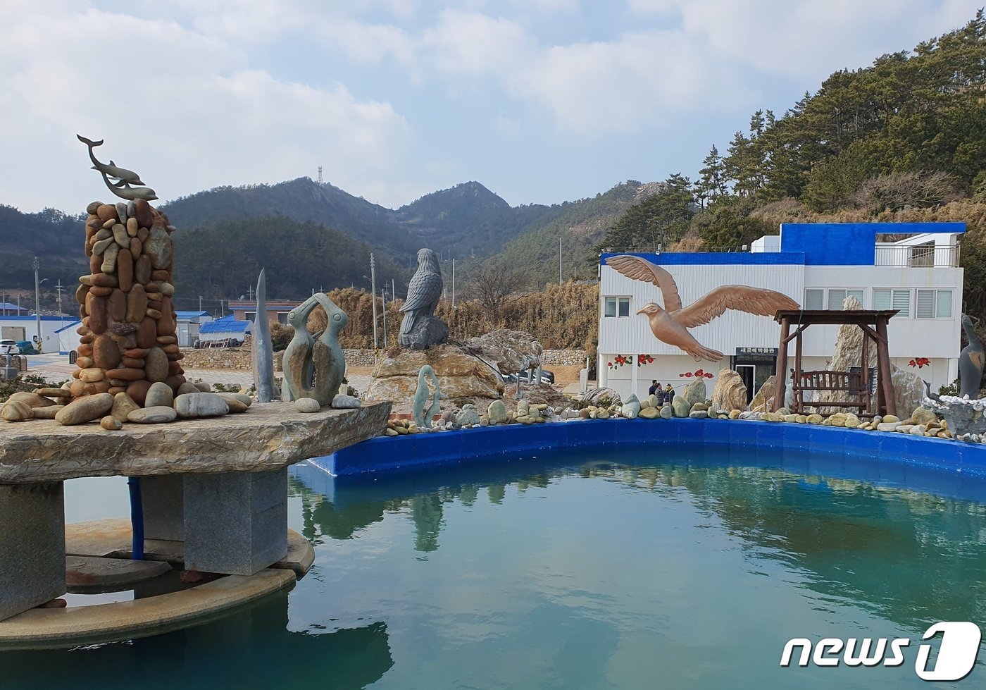 흑산도의 새공예박물관. 흑산도는 국내에서 가장 많이 조류가 관찰되는 곳으로 신안군은 철새와 주민의 상생방안을 찾고 있다.2023.2.11/뉴스1