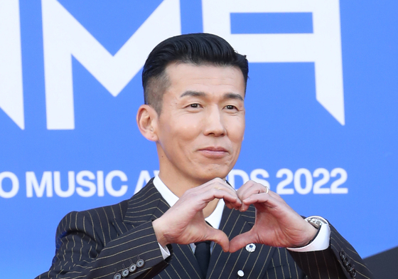 국내 최초 루게릭요양병원 건립 기여한 가수 션, 복지장관 표창