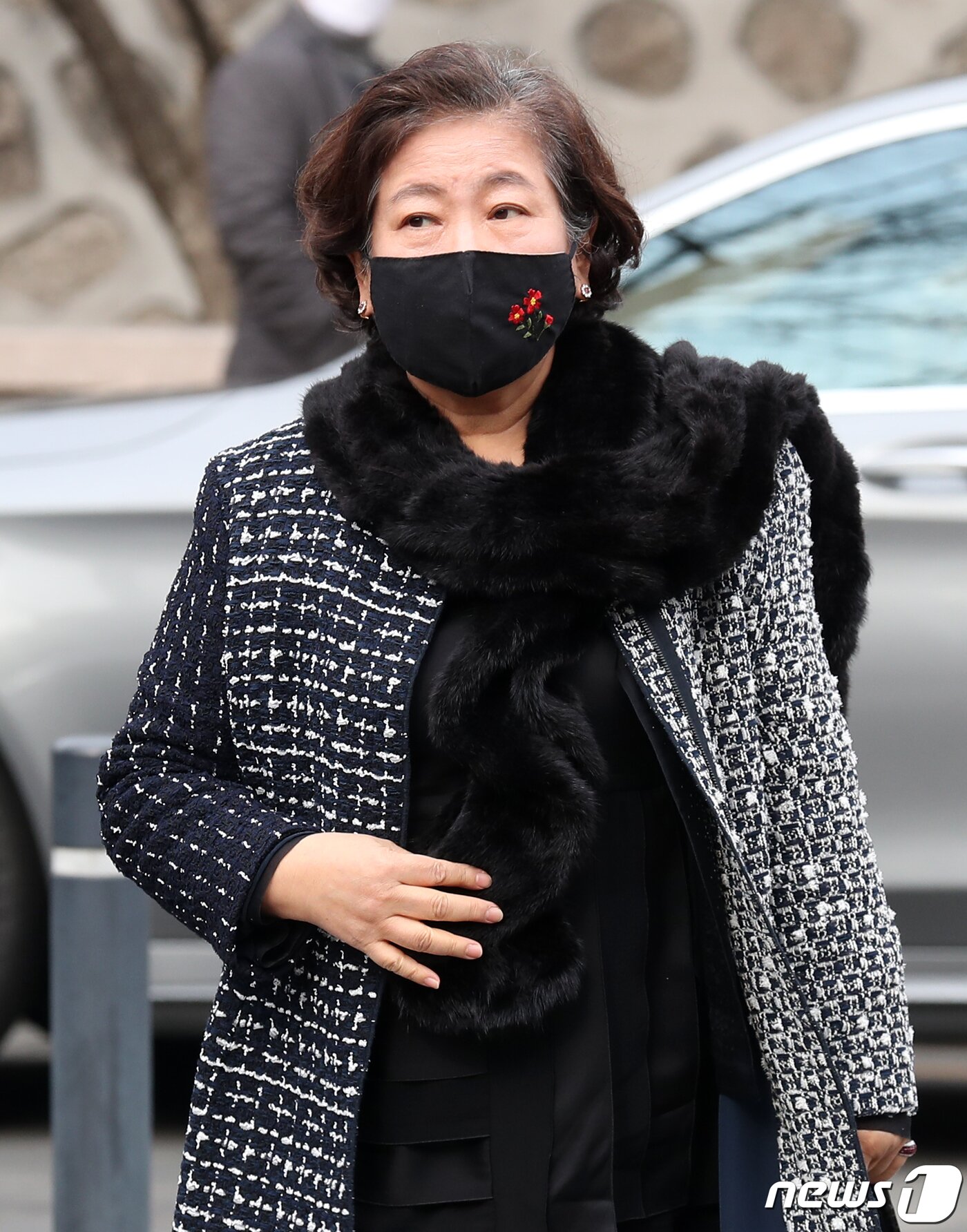 본문 이미지 - 현정은 현대그룹 회장이 11일 오후 서울 중구 정동제일교회에서 열린 정몽규 HDC그룹 회장의 장남 정준선 카이스트 교수의 결혼식에 참석하고 있다. 2023.2.11/뉴스1 ⓒ News1 민경석 기자