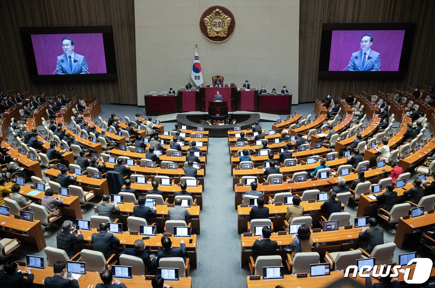 본문 이미지 - 박홍근 더불어민주당 원내대표가 13일 오전 서울 여의도 국회에서 열린 제403회 국회&#40;임시회&#41; 재5차 본회의에서 교섭단체 대표연설을 하고 있다. 2023.2.13/뉴스1 ⓒ News1 이재명 기자