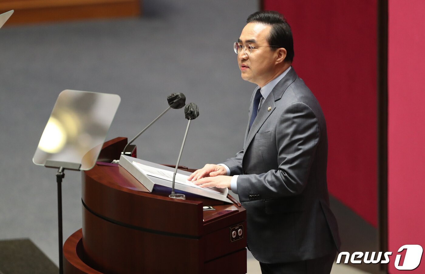 본문 이미지 - 박홍근 더불어민주당 원내대표가 13일 서울 여의도 국회에서 열린 본회의에서 교섭단체 대표연설을 하고 있다. 2022.2.13/뉴스1 ⓒ News1 허경 기자