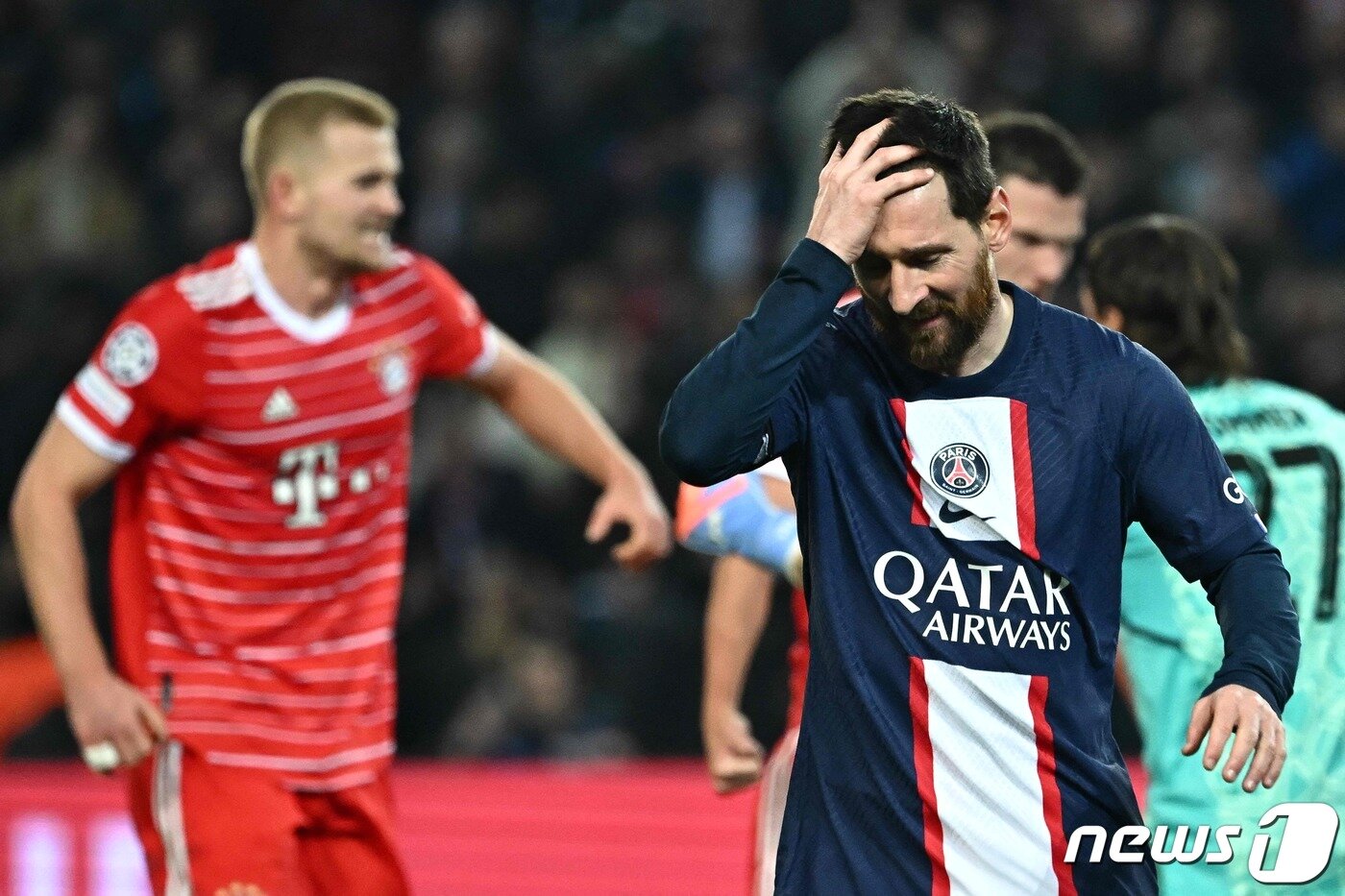 본문 이미지 - 경기가 풀리지 않자 답답한 표정의 리오넬 메시. ⓒ AFP=뉴스1