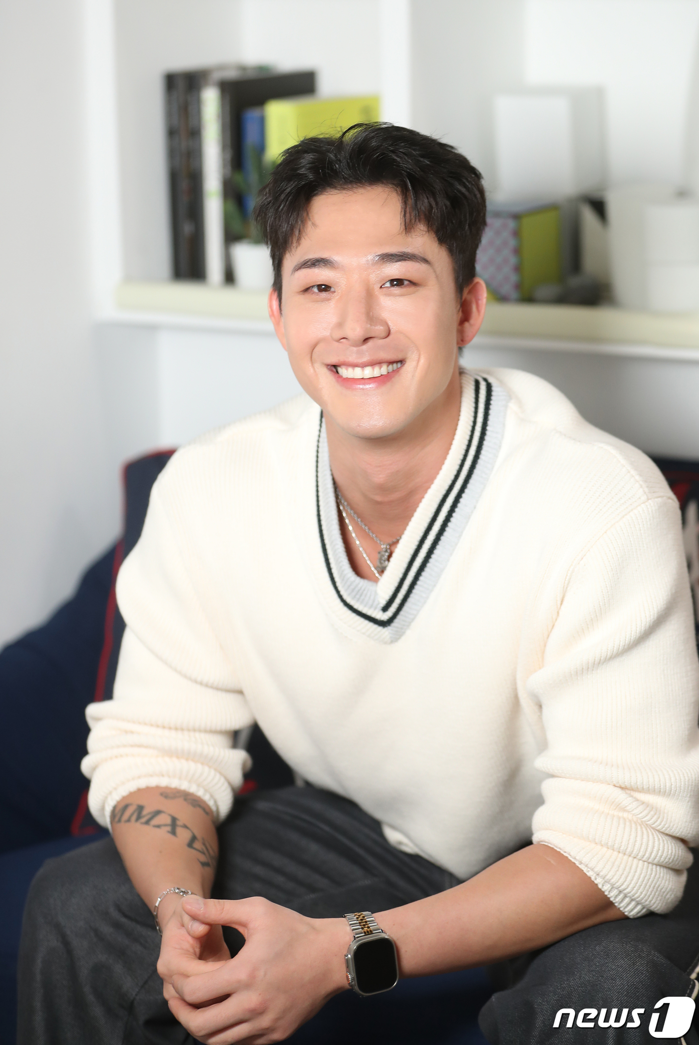 (서울=뉴스1) 권현진 기자 = 모델 겸 댄서 차현승이 서울 마포구 인근 스튜디오에서 열린 뉴스1 ‘원튜원튜’ 인터뷰에 앞서 포즈를 취하고 있다.선미의 댄서로 잘 알려진 모델 차현 …