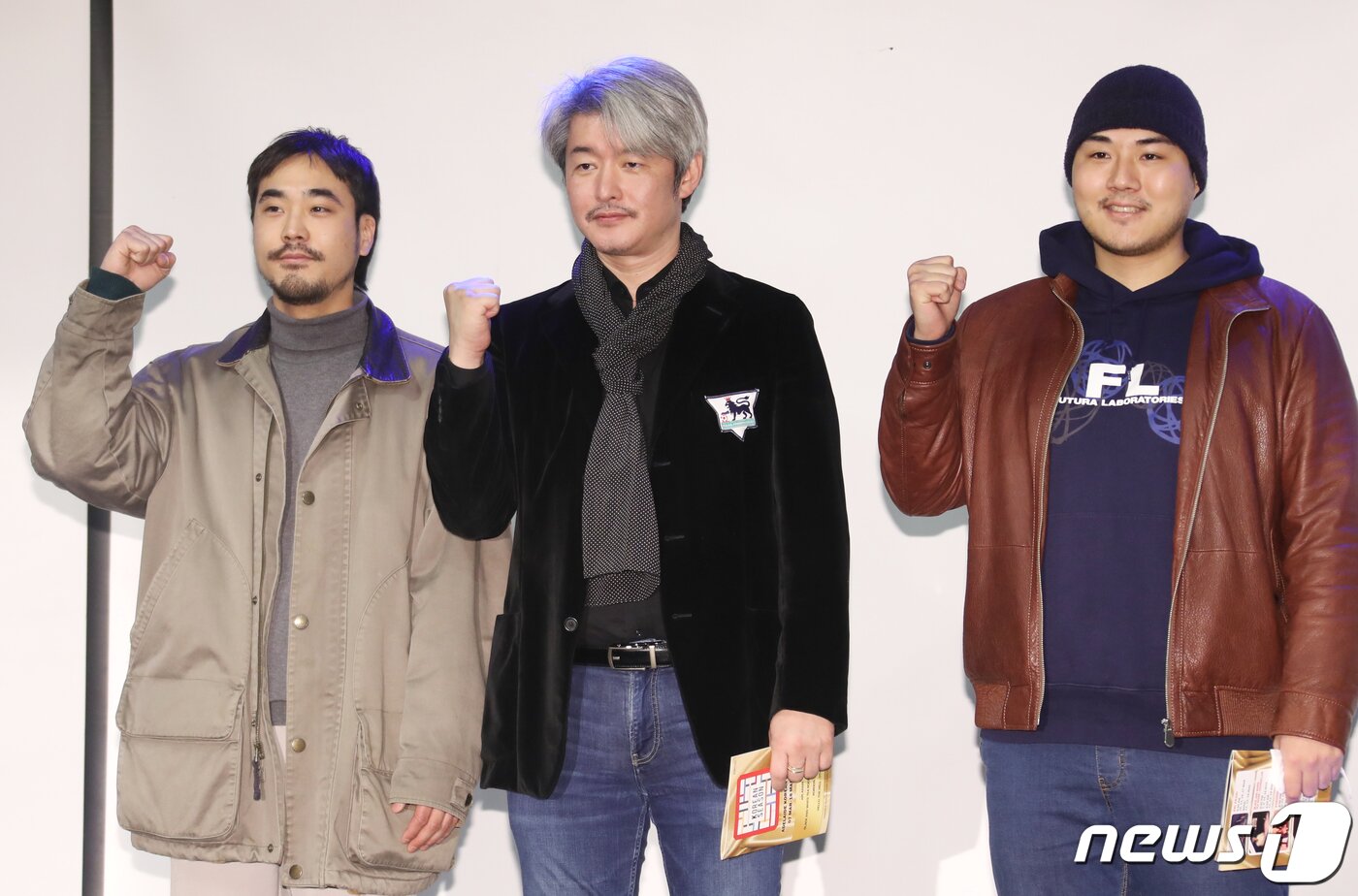 본문 이미지 - 16일 오후 서울 마포구 윤형빈 소극장에서 열린 ‘2023 애들레이드 코리아 시즌 출정식’ 기자간담회에서 '흑백다방' 팀이 포즈를 취하고 있다. 2023.2.16/뉴스1 ⓒ News1 권현진 기자