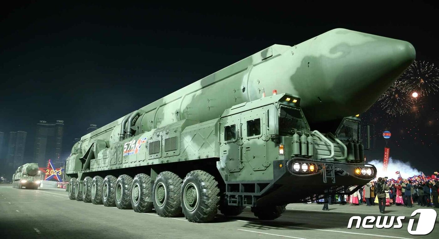 본문 이미지 - &#40;평양 노동신문=뉴스1&#41; = 북한 대륙간탄도미사일&#40;ICBM&#41; &#39;화성-18형&#39;. [국내에서만 사용가능. 재배포 금지. DB 금지. For Use Only in the Republic of Korea. Redistribution Proibited] rodongphoto@news1.kr