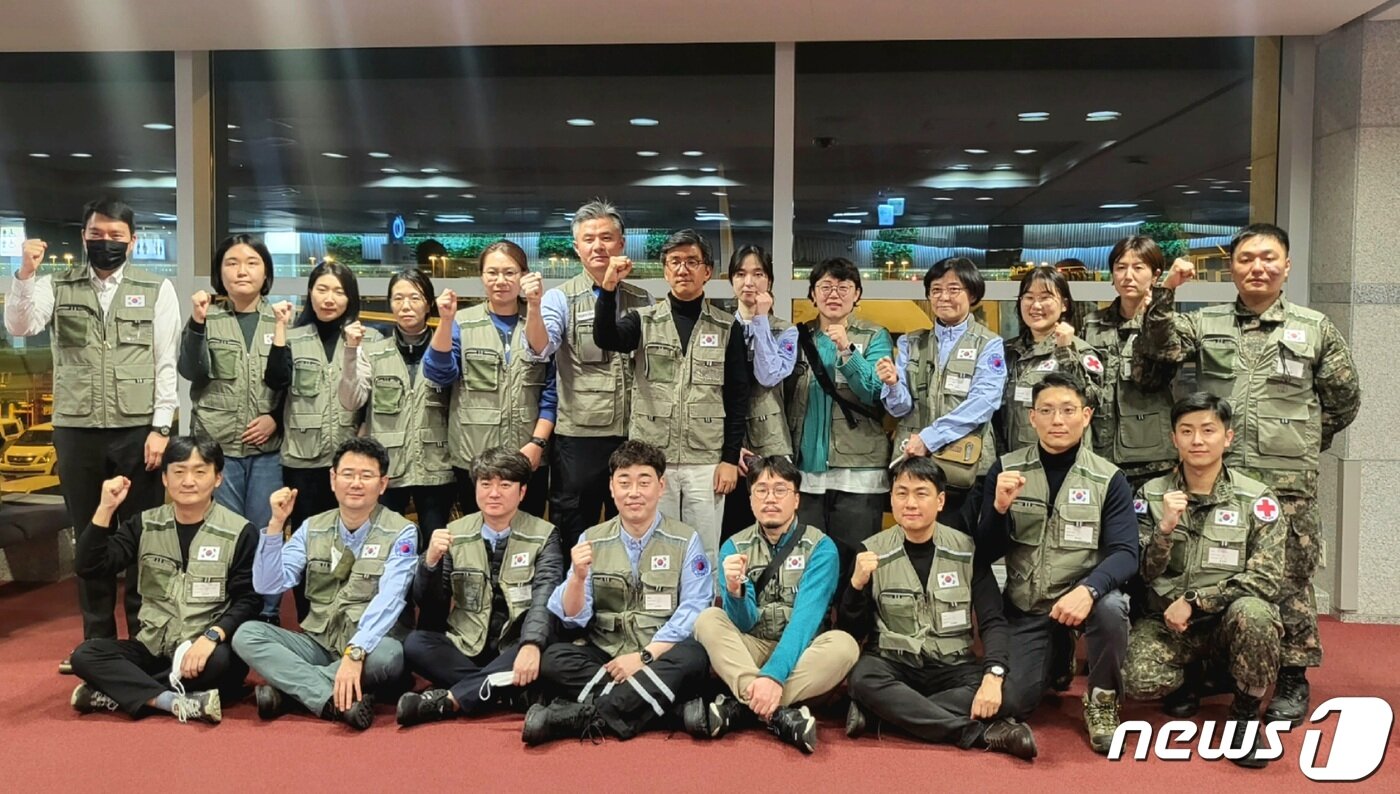 본문 이미지 - 대한민국 긴급구호대(KDRT) 2진.(외교부 제공)