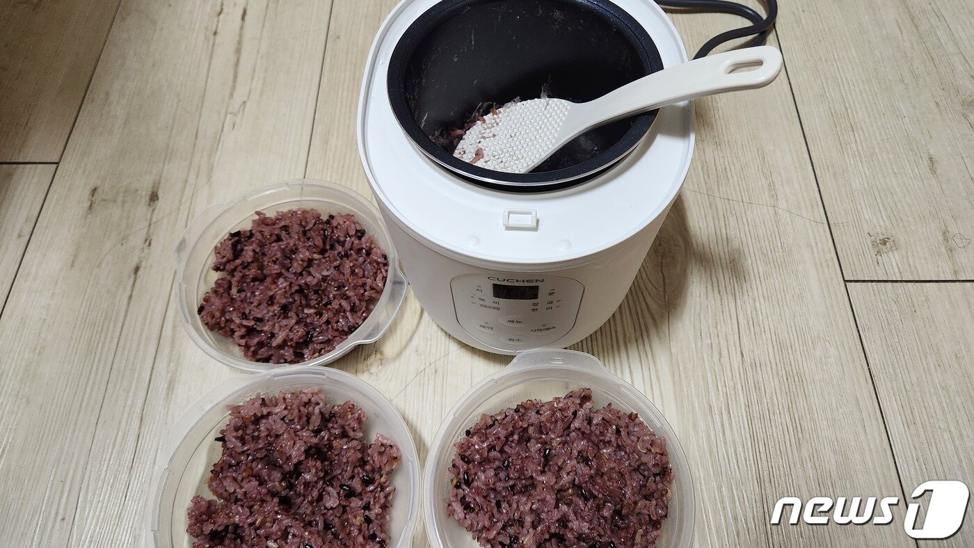 본문 이미지 - 쌀 3컵 수 잡곡밥 기준 3끼 분량의 공기밥이 완성된다. ⓒ 뉴스1 김예원 기자