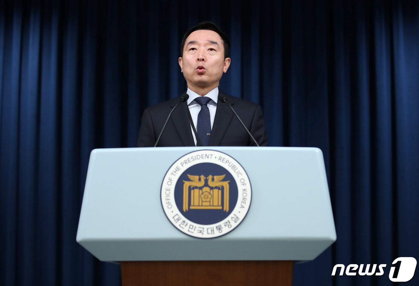 본문 이미지 - 이도운 대통령실 대변인이 19일 오후 용산 대통령실 청사에서 현안 브리핑을 하고 있다. 2023.2.19/뉴스1 ⓒ News1 오대일 기자
