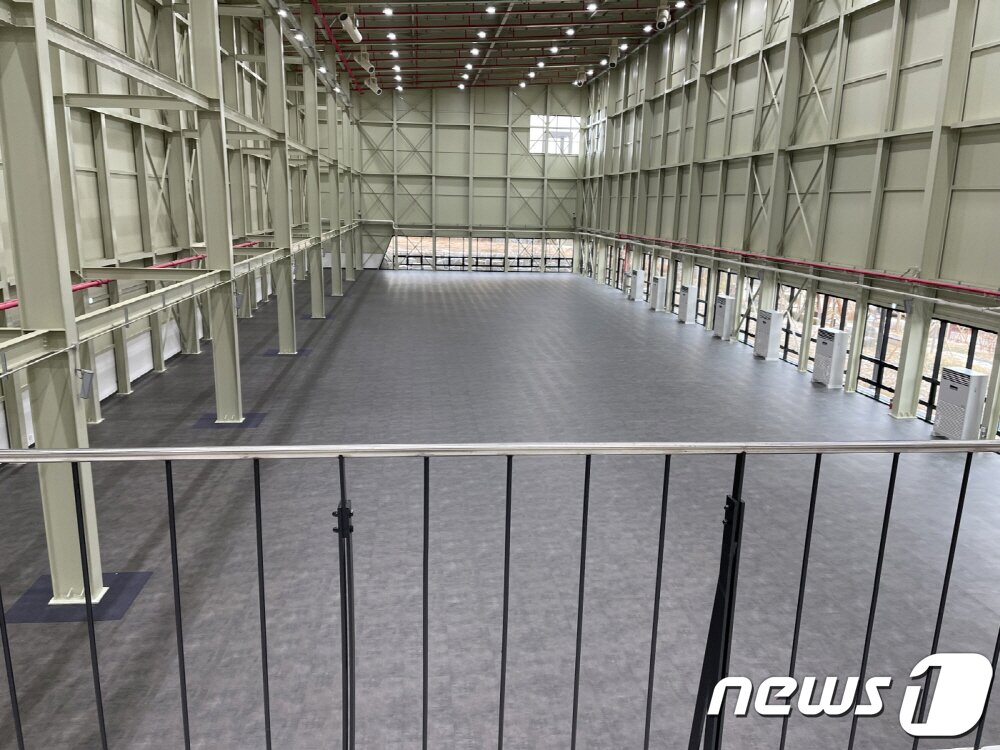 본문 이미지 - 국내 최대 규모이 고양드론앵커센터 실내비행장. (고양시청 제공)