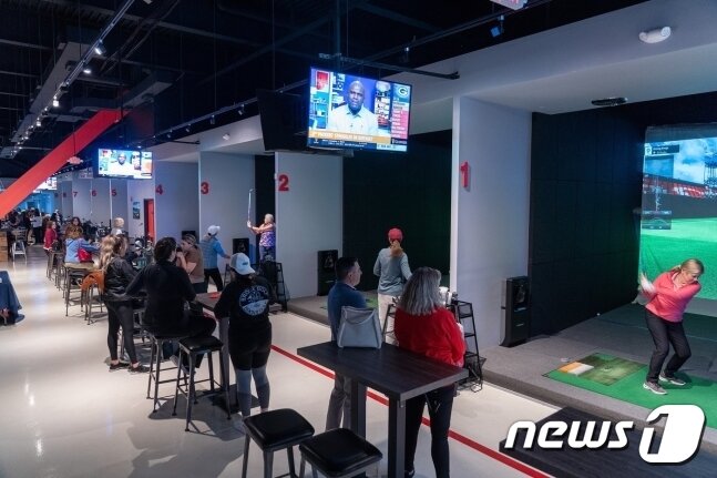 본문 이미지 -  미국 골프존소셜 코네티컷점 매장(골프존 제공)