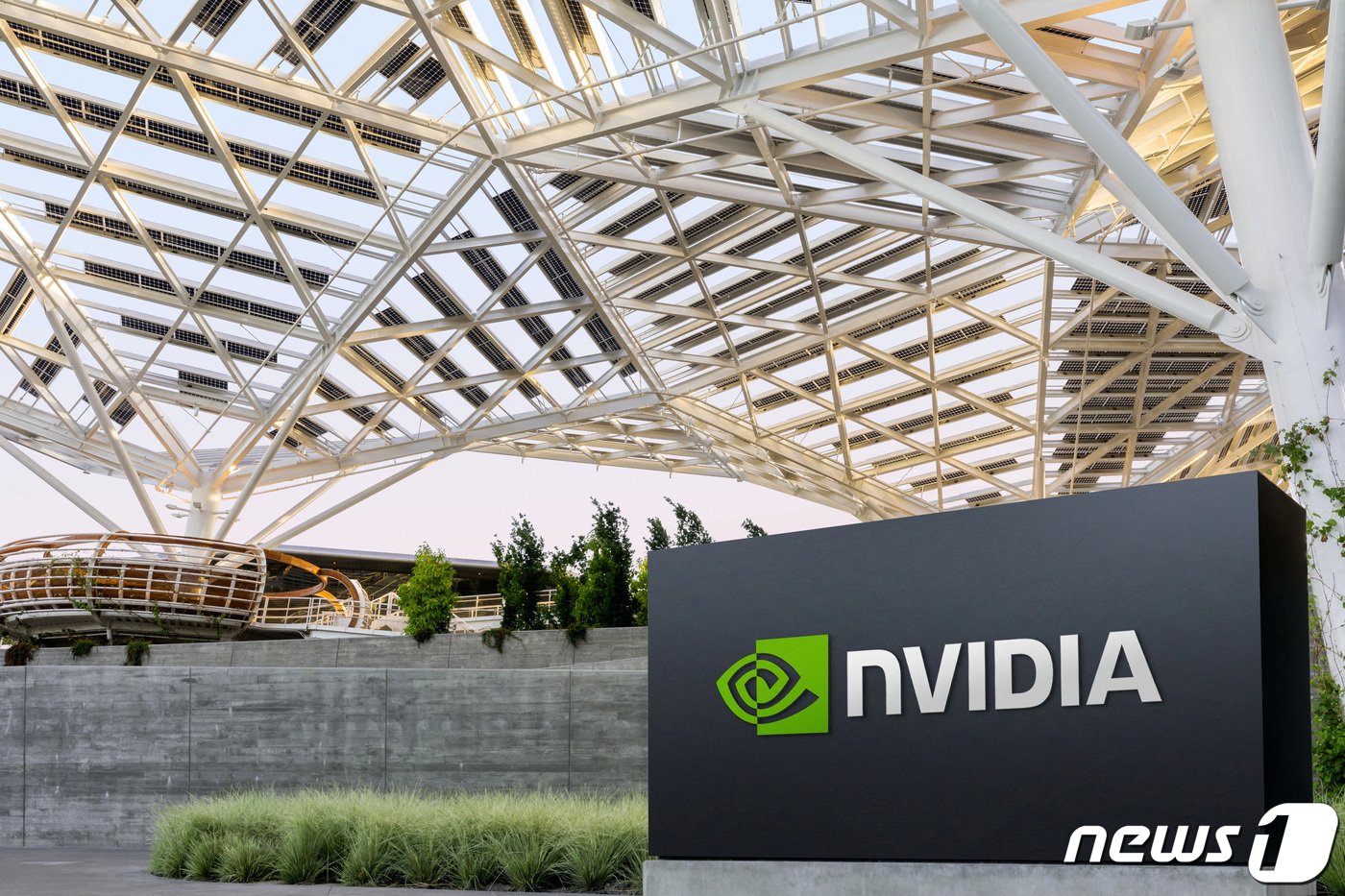 본문 이미지 - 캘리포니아주 산타 클라라에 있는 엔비디아의 본사. ⓒ 로이터=뉴스1 ⓒ News1 박형기 기자