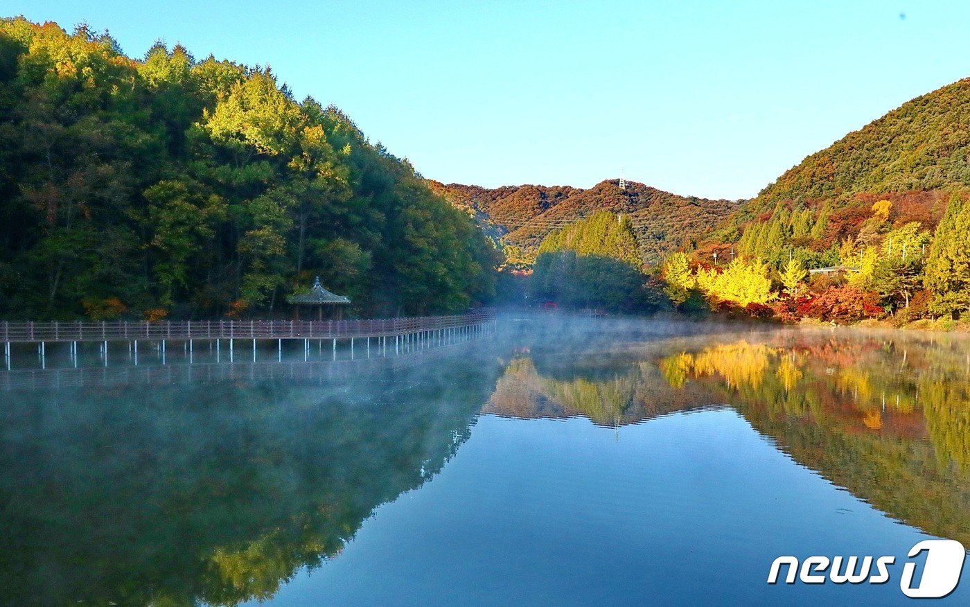 계룡9경 중 ‘입암수변공원’ 전경. &#40;계룡시 제공&#41; /뉴스1