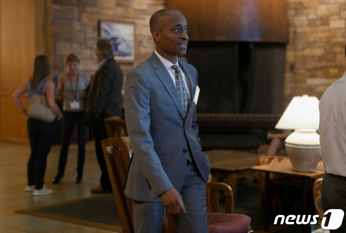 본문 이미지 - 필립 제퍼슨 연준 이사가 정책포럼에 참석하고 있다. ⓒ 로이터=뉴스1 ⓒ News1 박형기 기자