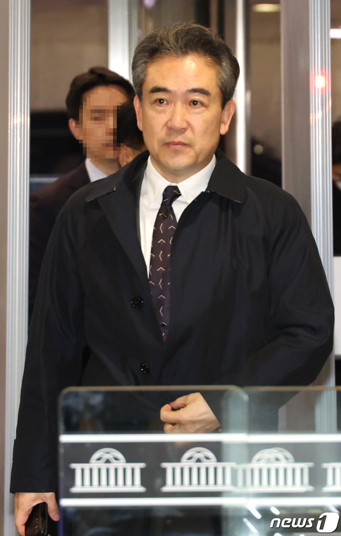 본문 이미지 - 윤희근 경찰청장이 27일 국회에서 열린 정보위원회에 참석하기 위해 국회에 도착해 이동하고 있다. (공동취재) 2023.2.27/뉴스1 ⓒ News1 허경 기자
