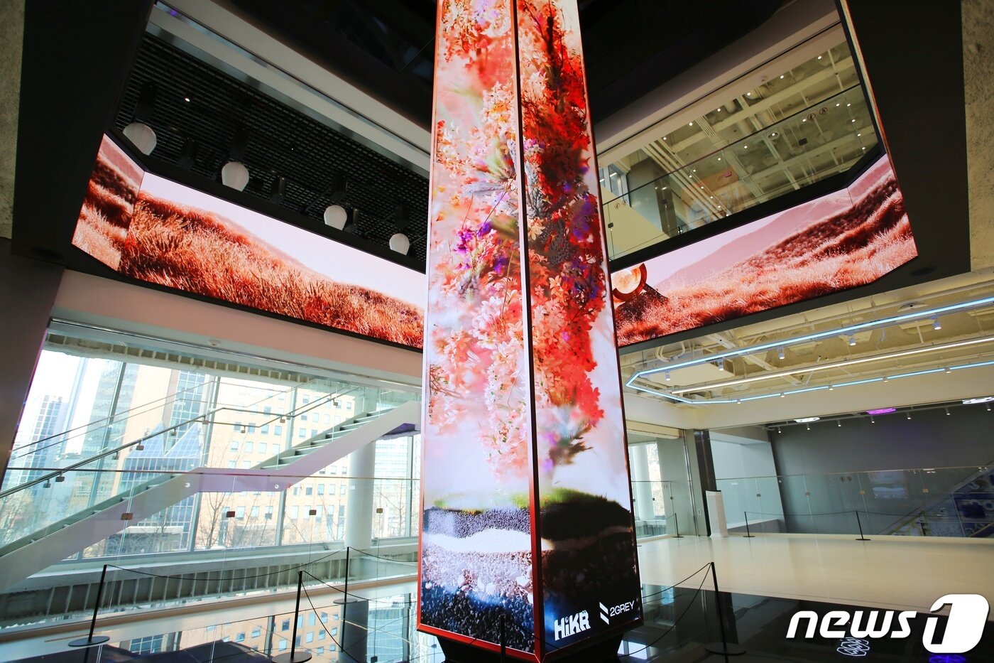 본문 이미지 - 3층과 4층을 관통하는 하이커타워&#40;한국관광공사 제공&#41;