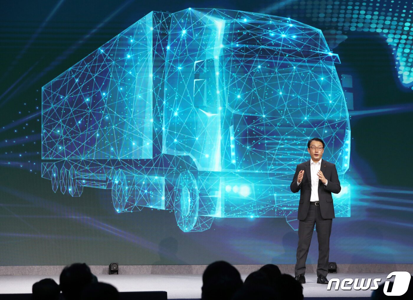 본문 이미지 - MWC/ KT 구현모 대표 키노트 스피치 28일 오후(현지시간) 구현모 KT 대표가 스페인 바르셀로나 피라 그란 비아 전시장에서 열린 세계 최대 이동통신 전시회 '모바일월드콩그레스'(MWC 2023)에서 '협업(Co-Creation)을 위한 시간인가?'를 주제로 기조연설을 하고 있다. 2023.2.28/사진공동취재단 ⓒ News1 사진공동취재단