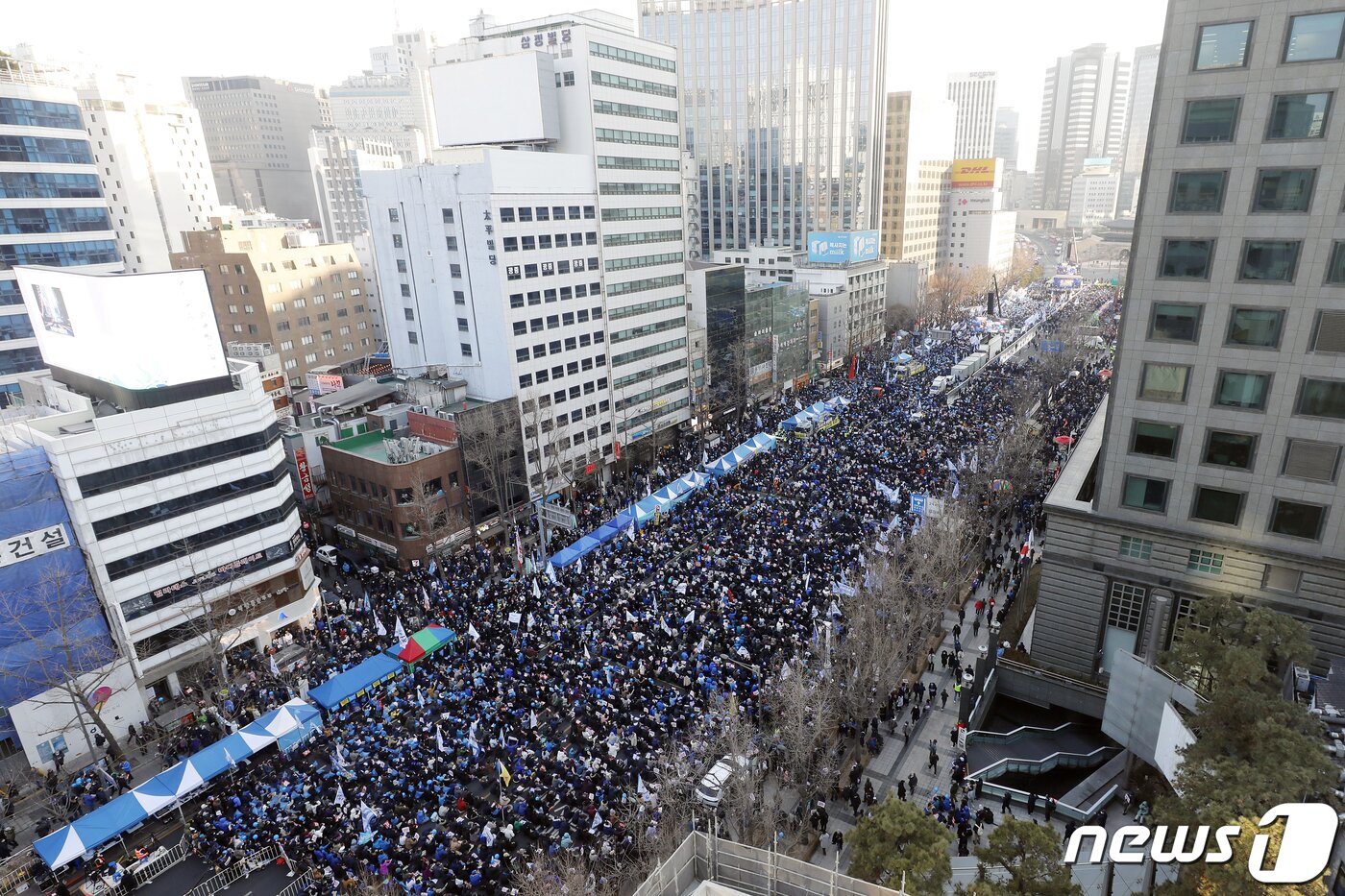 본문 이미지 - 4일 서울 세종대로에서 더불어민주당의 윤석열정권 민생파탄-검사독재 규탄 국민보고대회가 열리고 있다. (공동취재) 2023.2.4/뉴스1 ⓒ News1 송원영 기자