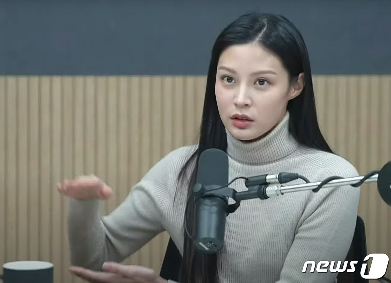 (서울=뉴스1) = 조국 전 법무부 장관의 장녀 조민씨가 6일 유튜브 방송 ‘김어준의 겸손은 힘들다 뉴스공장’에 출연해 직접 얼굴을 드러내고 공개인터뷰를 했다.2019년 조 전 장 …