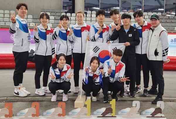  2022-23 ISU 주니어 스피드스케이팅 월드컵 3차대회에 나선 한국 국가대표팀(대한빙상경기연맹 제공)
