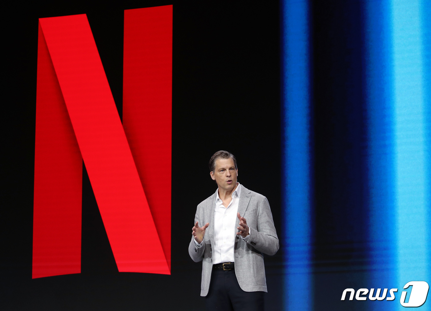 (바르셀로나(스페인)=뉴스1) 박정호 기자 = 그렉 피터스(Greg Peters) 넷플릭스 공동 최고 경영 책임자(CEO)가 28일 오후(현지시간) 스페인 바르셀로나 피라 그란 비 …