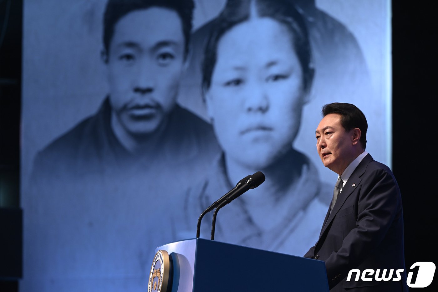 본문 이미지 - 윤석열 대통령이 1일 서울 중구 유관순기념관에서 열린 제104주년 3.1절 기념식에서 기념사를 하고 있다. &#40;대통령실 제공&#41; 2023.3.1/뉴스1 ⓒ News1 오대일 기자