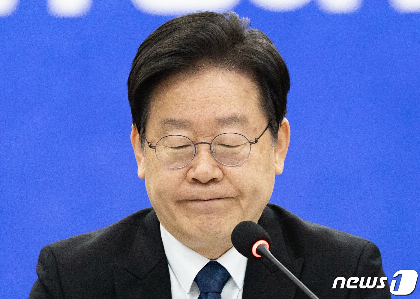 본문 이미지 - 이재명 더불어민주당 대표가 10일 오전 경기도 수원시 영통구 경기도의회에서 열린 최고위원회의에서 발언을 하고 있다. 2023.3.10/뉴스1 ⓒ News1 이재명 기자