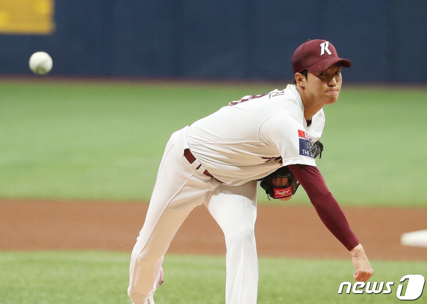 본문 이미지 - 14일 오후 서울 구로구 고척스카이돔에서 열린 2023 한국프로야구(KBO) kt 위즈와 키움 히어로즈의 시범경기에서 키움 안우진이 역투하고 있다. 2023.3.14/뉴스1 ⓒ News1 임세영 기자