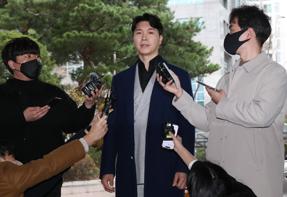 '박수홍 동거설 유포' 형수, 항소심도 벌금 1200만원…"허위 사실 적시"