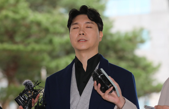 '박수홍 동거설 유포' 형수…검찰, 2심서도 징역 10개월 구형