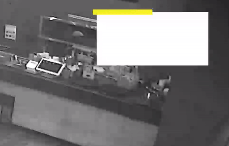 본문 이미지 - 감미옥 측이  '젓가락을 챙겨줬다'며 공개한 CCTV 영상. (감미옥 인스타그램 갈무리)