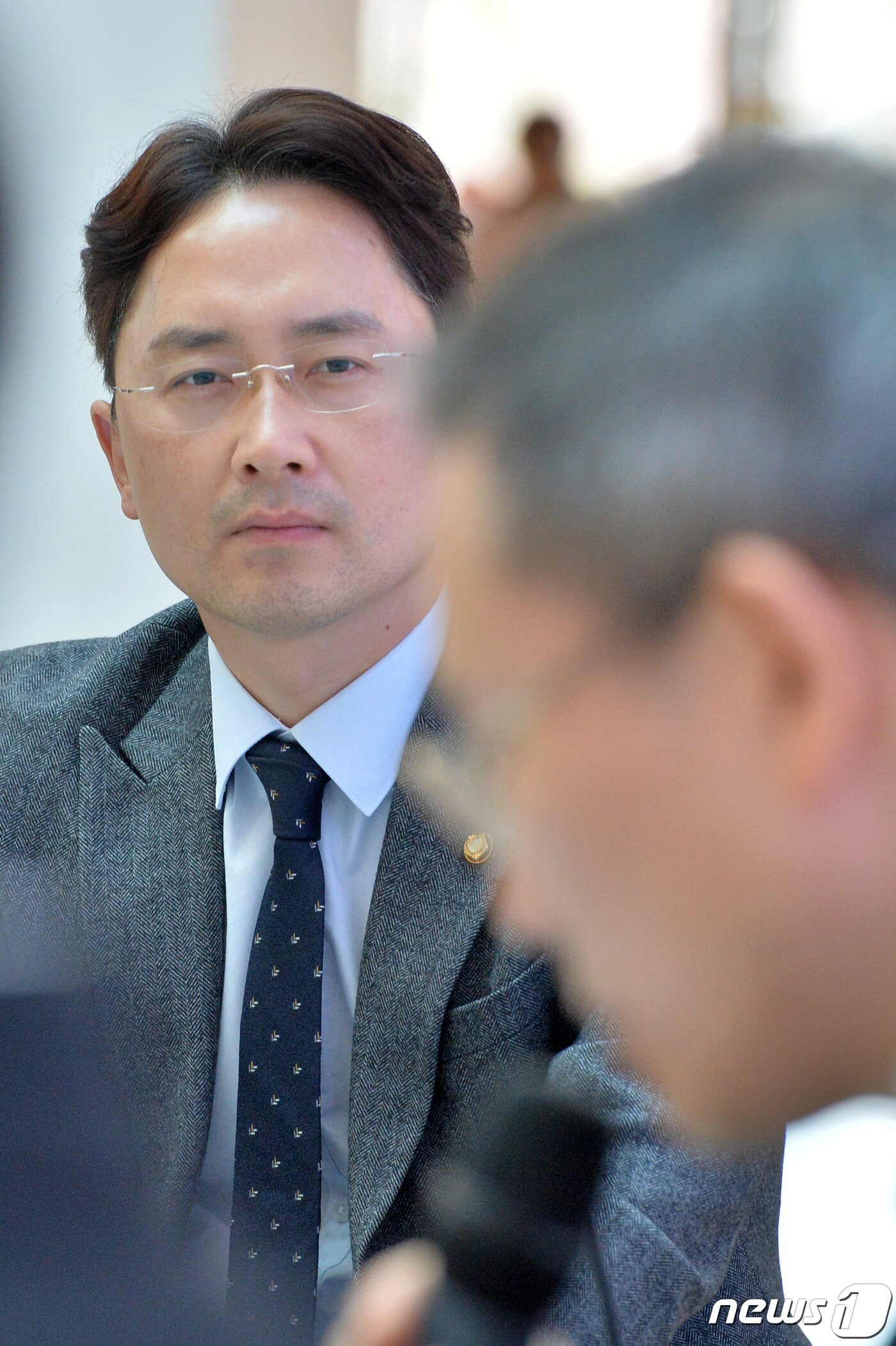 본문 이미지 - 김병욱 국민의힘 (포항남·울릉)의원이 16일 오후 포스코 체인지업그라운드에서 열린 입주기업 간담회에서 이종호 과학기술정보통신부 장관의 모두 발언을 경청하고 있다.2023.3.16/뉴스1 ⓒ News1 최창호 기자