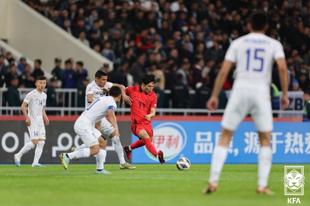 본문 이미지 - 한국-우즈벡 경기 모습(대한축구협회 제공) 