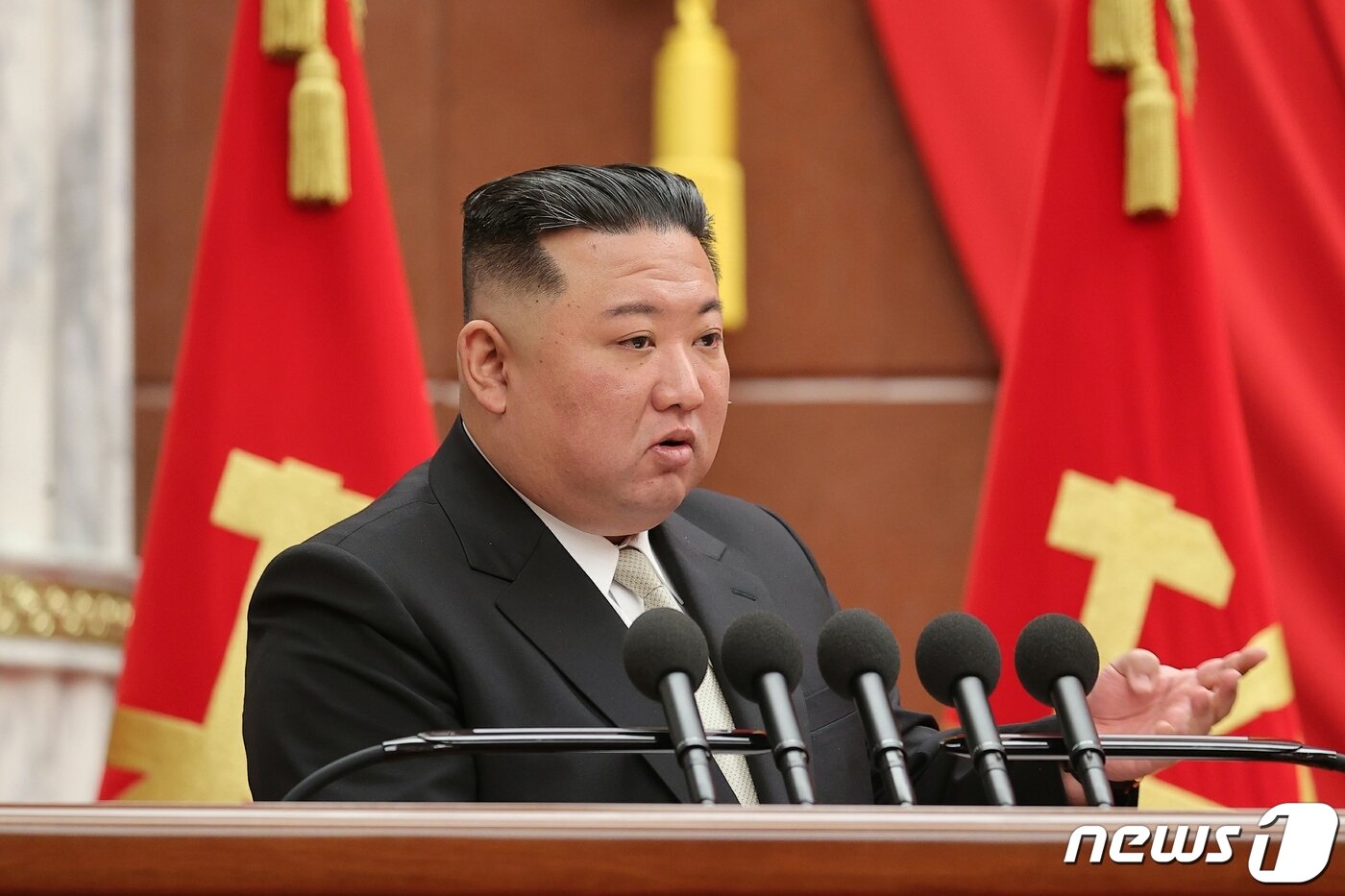 본문 이미지 - &#40;평양 노동신문=뉴스1&#41; = 김정은 북한 노동당 총비서. [국내에서만 사용가능. 재배포 금지. DB 금지. For Use Only in the Republic of Korea. Redistribution Prohibited] rodongphoto@news1.kr