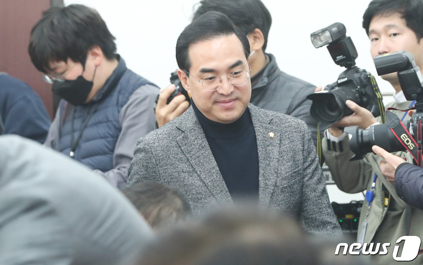 본문 이미지 - 박홍근 더불어민주당 원내대표가 2일 서울 여의도 국회에서 열린 정책조정회의에 참석하고 있다. 2023.3.2/뉴스1 ⓒ News1 허경 기자