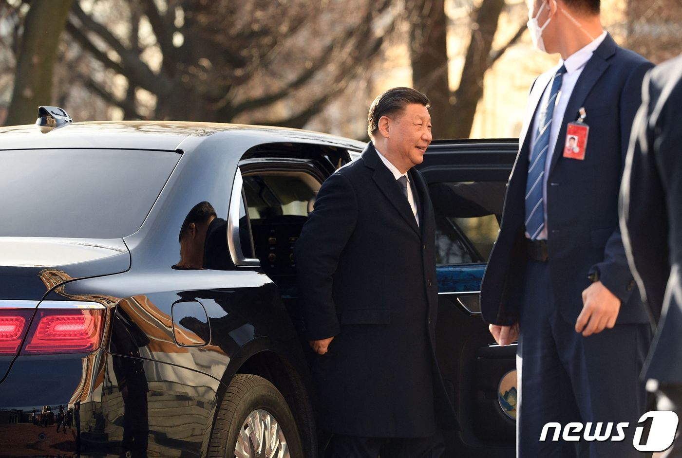 본문 이미지 - 시진핑 중국 국가주석이 20일(현지시간) 3년 9개월만에 방문한 모스크바 크렘린 궁에서 블라디미르 푸틴 러시아 대통령과 회담을 갖기 위해 도착을 하고 있다. ⓒ AFP=뉴스1 ⓒ News1 우동명 기자